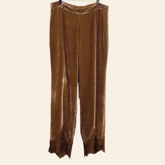 CARLISLE Collection Harmony Velvet Pants - Picture 4 of 12